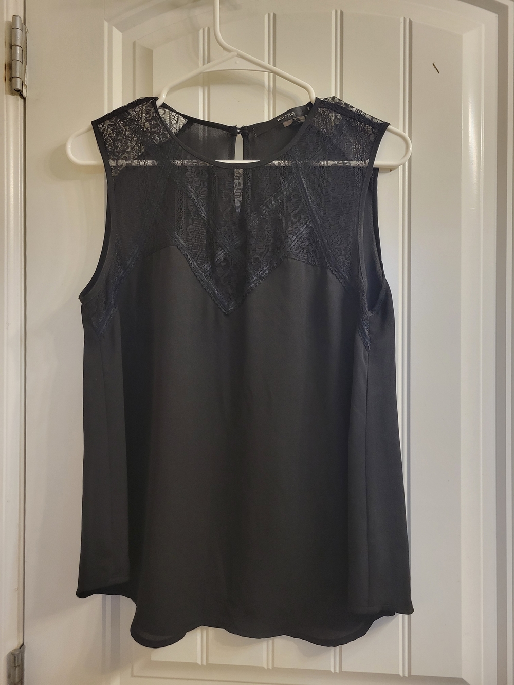 2/$20 fun 2 fun Black Sleeveless Lace Yoke Blouse